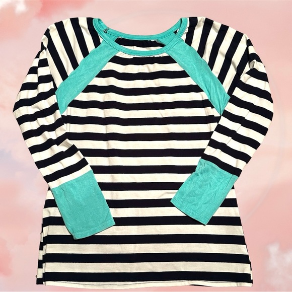 Boutique Me Navy & White w/ Aqua Trim LS Top; Medium; EUC worn once - Picture 1 of 8